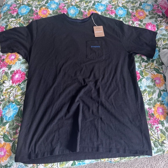 Patagonia Men's Classic Black Short Sleeve Tee - Picture 1 of 4